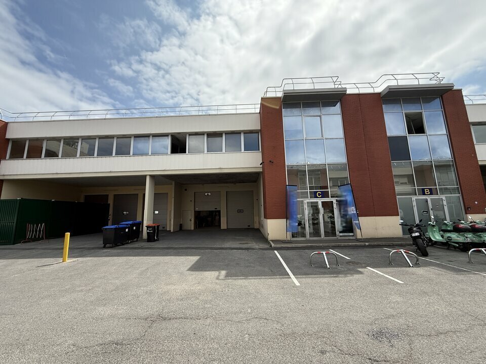 Office in Saint-Ouen-sur-Seine to rent Building Photo- Image 1 of 9