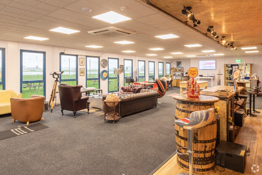 Langford Ln, Kidlington to rent - Interior Photo - Image 1 of 30