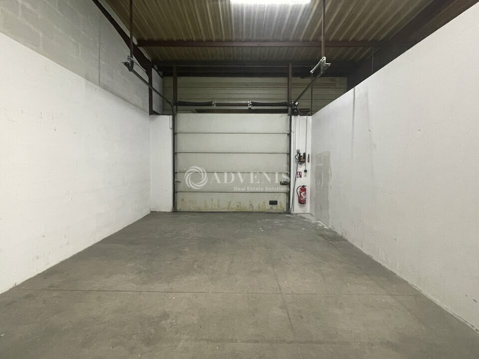 Light Industrial in Le Blanc-Mesnil to rent Interior Photo- Image 1 of 8
