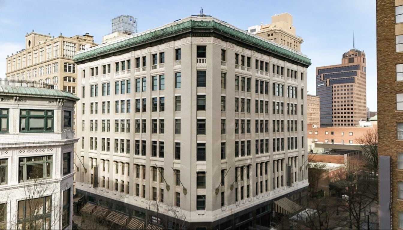 80 Monroe Ave, Memphis, TN to rent Primary Photo- Image 1 of 21