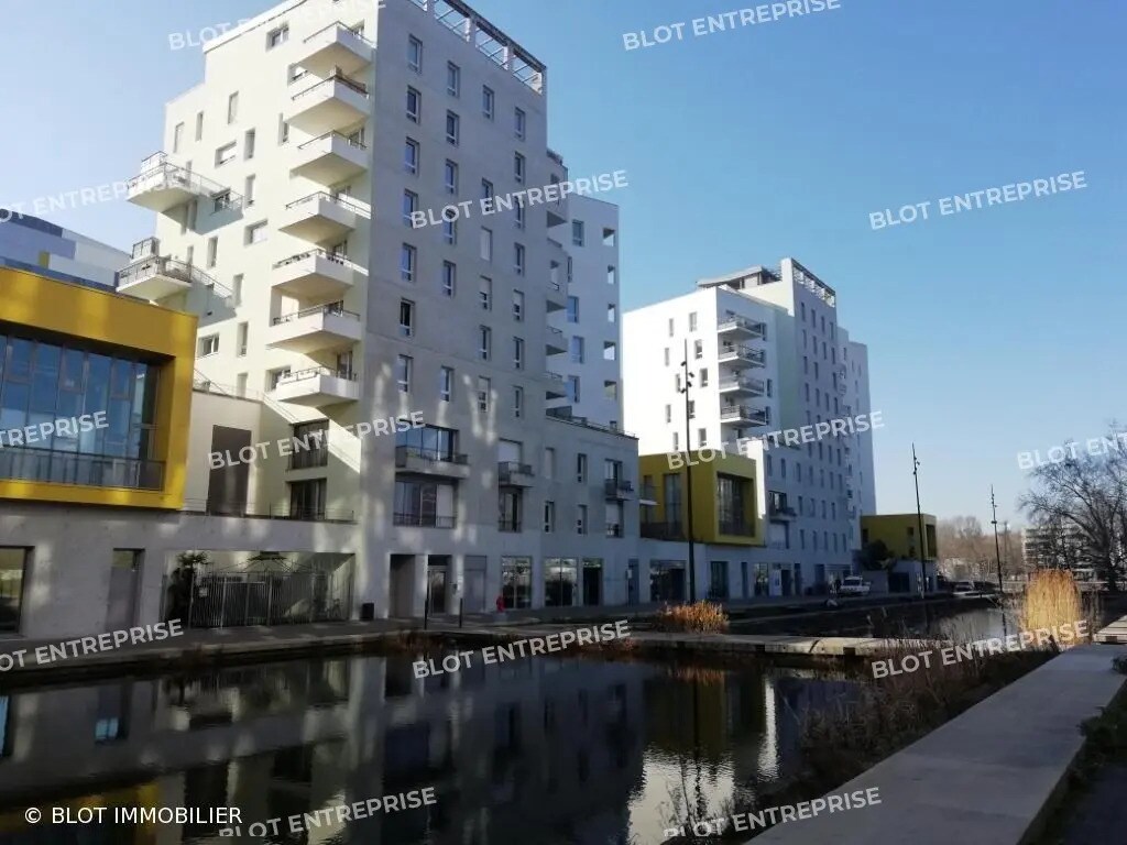 Office in Nantes to rent Building Photo- Image 1 of 12