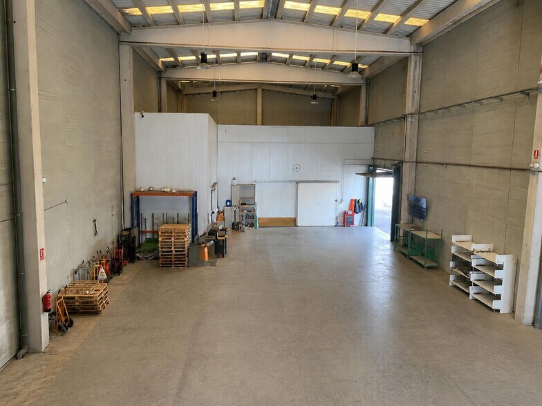 Industrial in Torrejón de Ardoz, Madrid for sale - Building Photo - Image 3 of 12