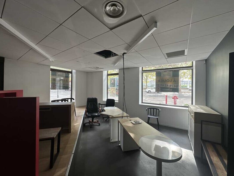 Retail in Lyon to rent - Interior Photo - Image 3 of 9