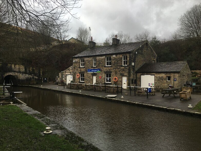 Waters Rd, Huddersfield for sale - Primary Photo - Image 1 of 1