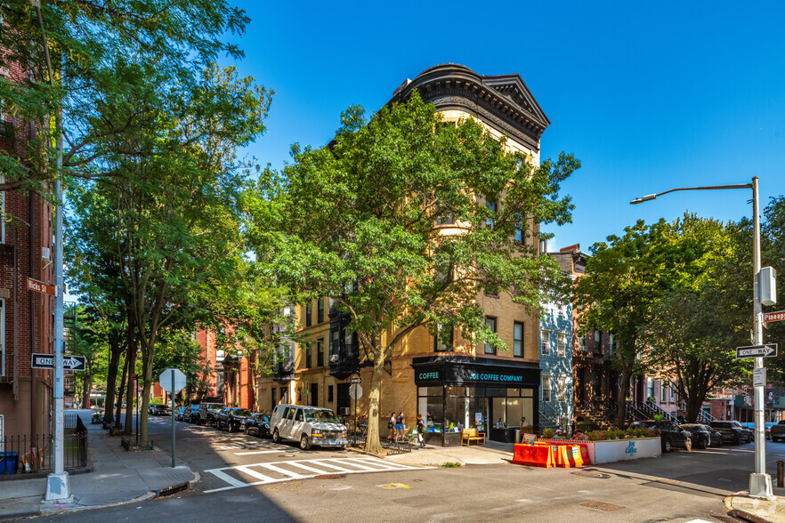 35 Pineapple St, Brooklyn, NY for sale - Primary Photo - Image 1 of 13