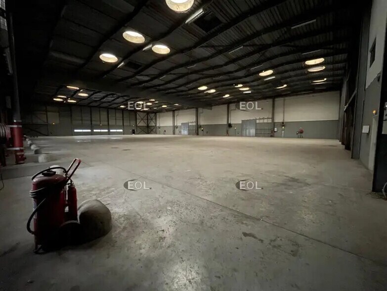 Industrial in Gennevilliers to rent - Interior Photo - Image 3 of 6