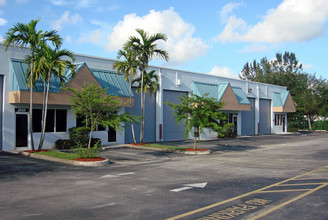 4600-4628 Hiatus Rd, Sunrise, FL for rent Building Photo- Image 1 of 4