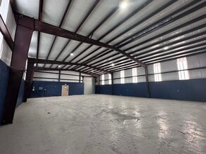 9227 Alberene Dr, Houston, TX to rent Interior Photo- Image 2 of 2