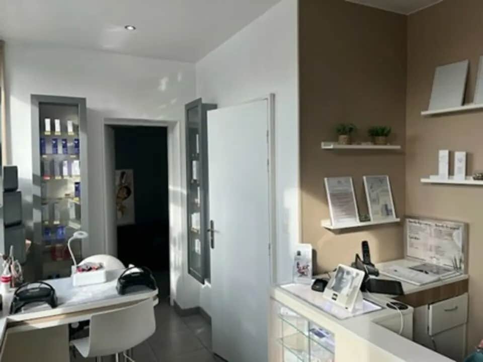 Vente Commerce 70 m² - Photo 1