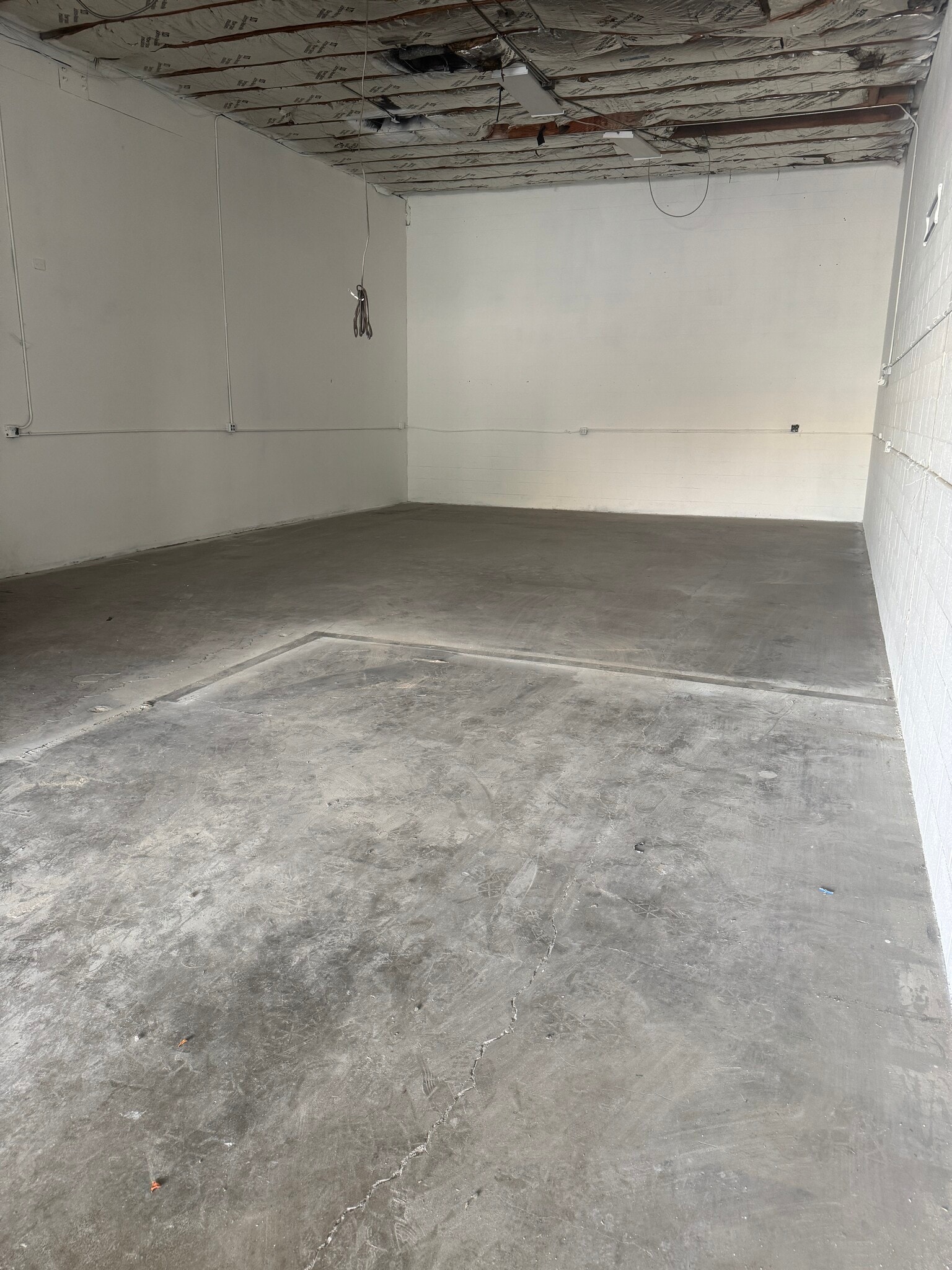 16154-16160 Wyandotte St, Van Nuys, CA to rent Building Photo- Image 1 of 10