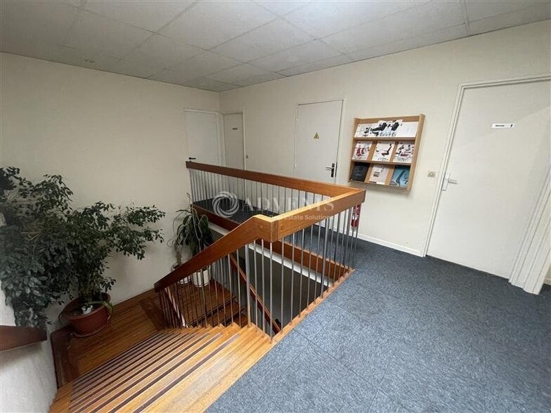 Office in Tremblay-en-France to rent - Interior Photo - Image 3 of 8