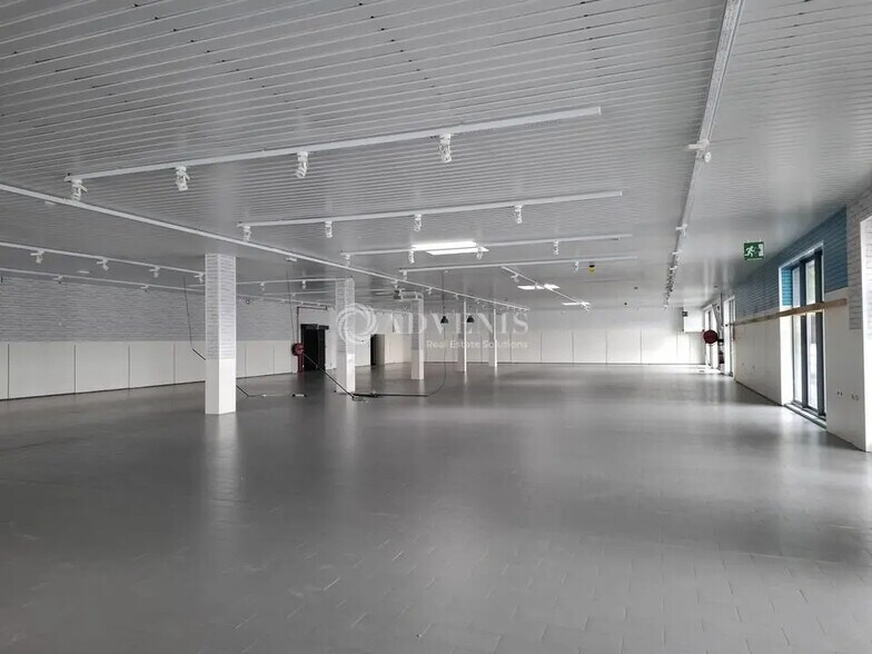 Retail in Nancy for sale - Interior Photo - Image 2 of 10