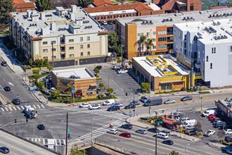 11331-11339 Camarillo St. portfolio of 2 properties for sale on LoopNet.co.uk Building Photo- Image 1 of 11