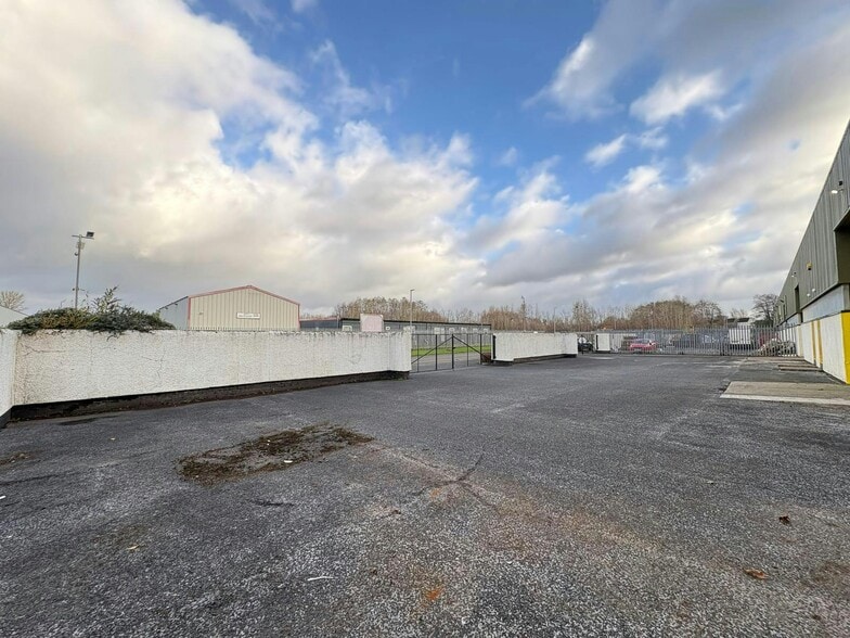 5-10 Arkwright Way, Irvine to rent - Building Photo - Image 3 of 10