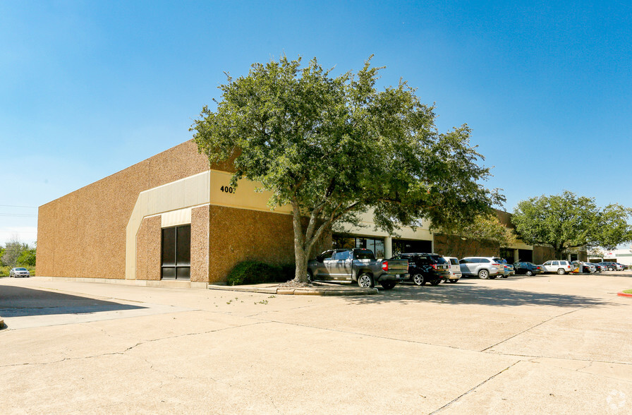 4007 Greenbriar Dr, Stafford, TX for rent - Building Photo - Image 1 of 3