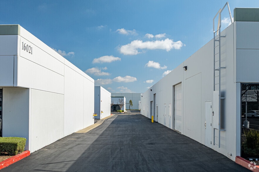 16021 Arrow Hwy, Irwindale, CA to rent - Building Photo - Image 3 of 28