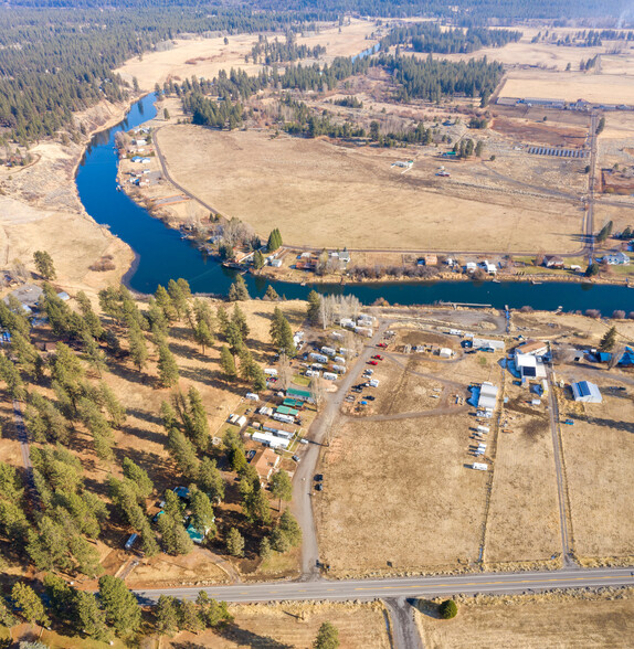 32323 Modoc Point Rd, Chiloquin, OR for sale - Primary Photo - Image 1 of 1