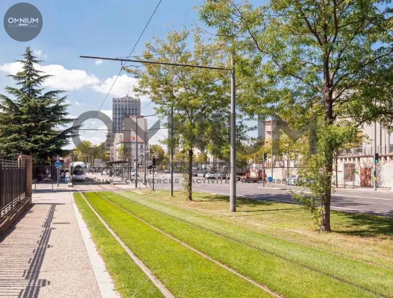 Retail in Lyon to rent Aerial- Image 1 of 5