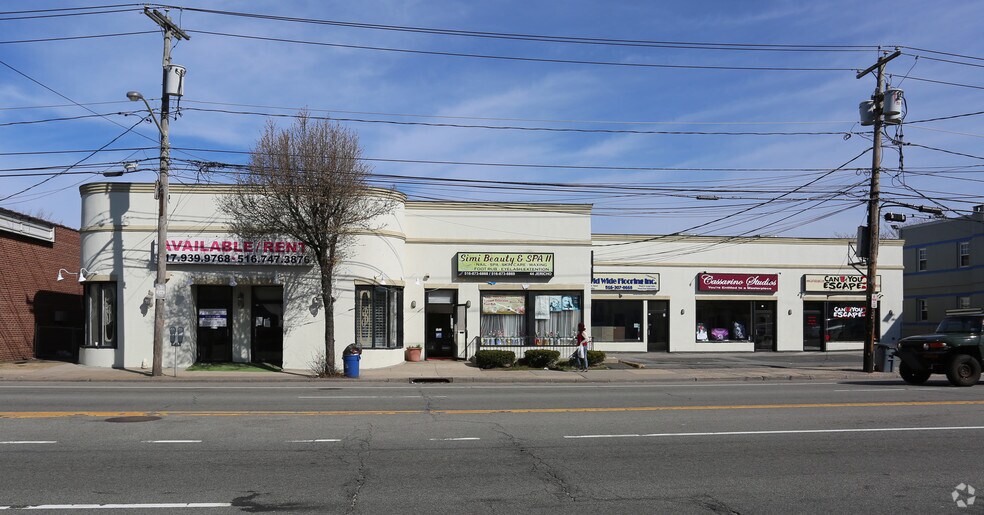 44 Jericho Tpke, Mineola 11501 44 Jericho Turnpike E, Mineola NY