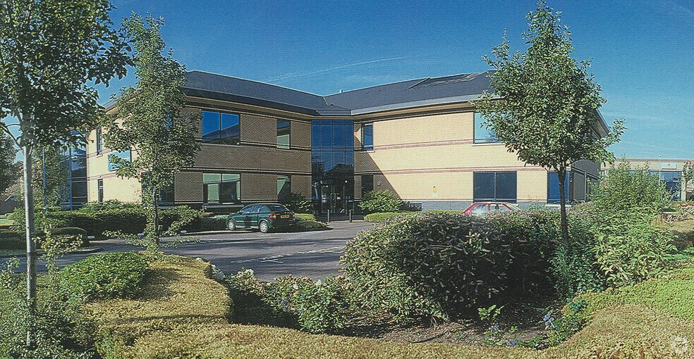 Brants Bridge, Bracknell to rent - Building Photo - Image 2 of 5