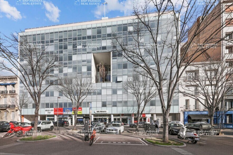 Office in Marseille to rent - Building Photo - Image 1 of 17