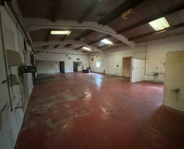 Priory Park, Milford Haven for sale - Interior Photo - Image 3 of 5