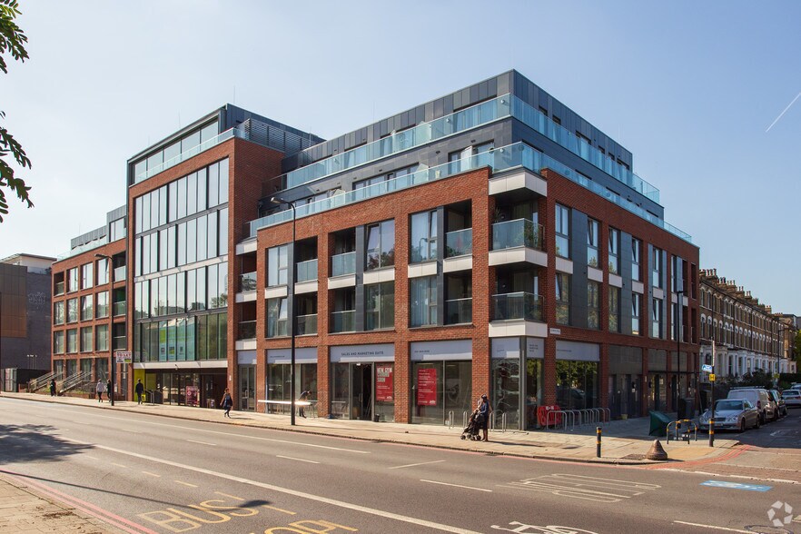 330 Clapham Rd, London for sale - Building Photo - Image 1 of 1