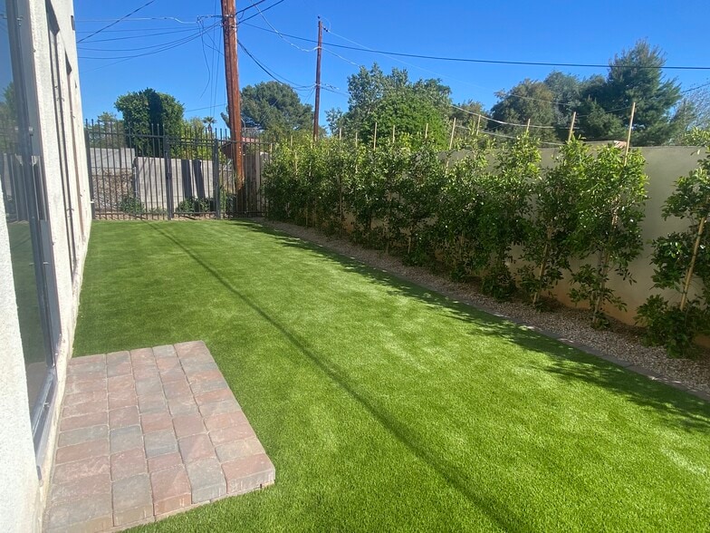 2701 E Osborn Rd, Phoenix, AZ to rent - Building Photo - Image 3 of 10