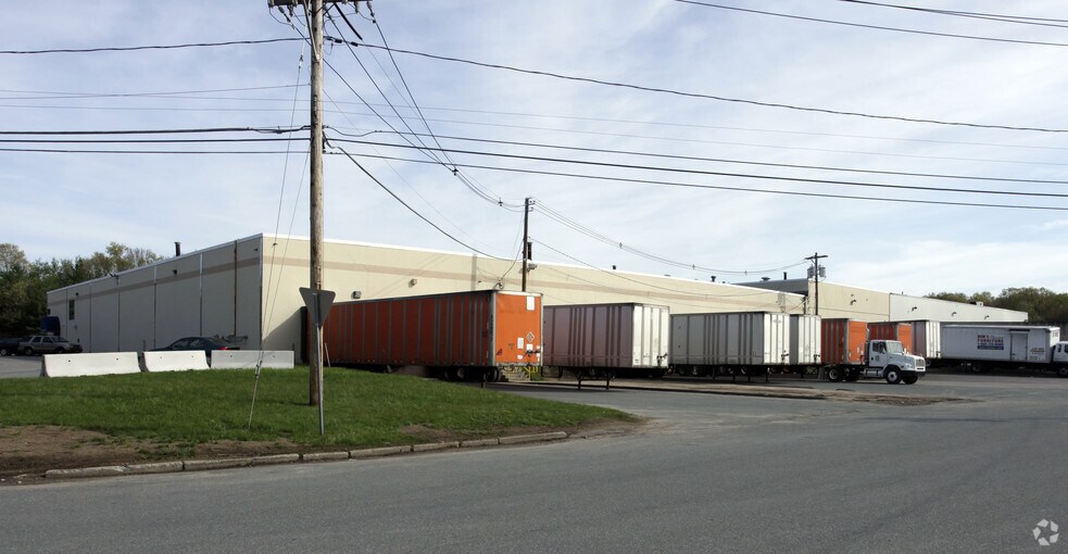 180 Campanelli Pky, Stoughton, MA to rent - Building Photo - Image 2 of 4