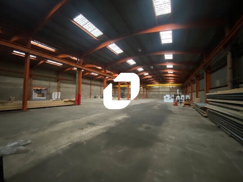 Office in SAINT-OUEN-L'AUMONE to rent - Interior Photo - Image 3 of 16
