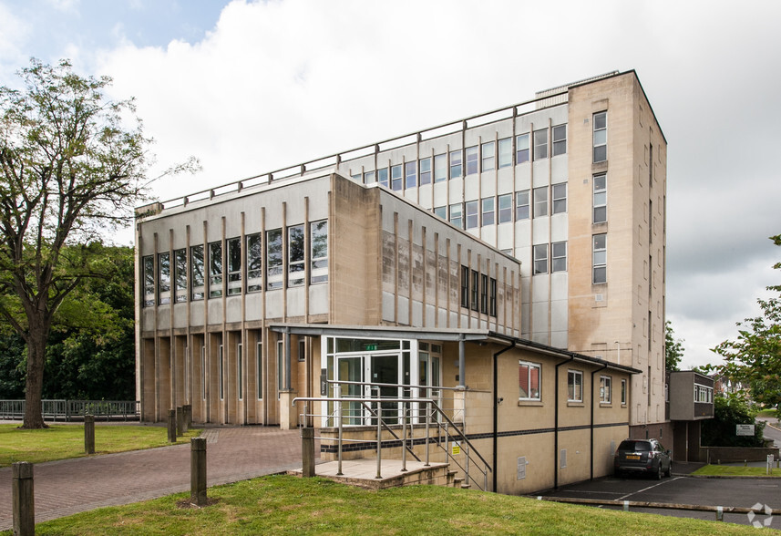 Marshfield Rd, Chippenham for sale - Building Photo - Image 1 of 1