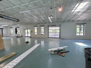 1240 Old Chattahoochee Ave NW, Atlanta, GA to rent Interior Photo- Image 2 of 22