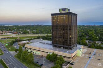 1900 NW Expressway, Oklahoma City, OK for rent Primary Photo- Image 1 of 29