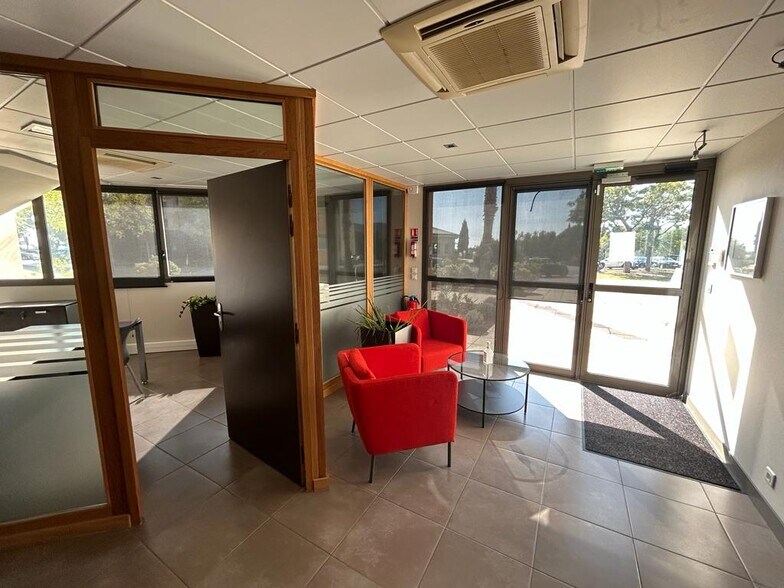 515 Avenue De La Tramontane, La Ciotat for sale - Interior Photo - Image 2 of 6