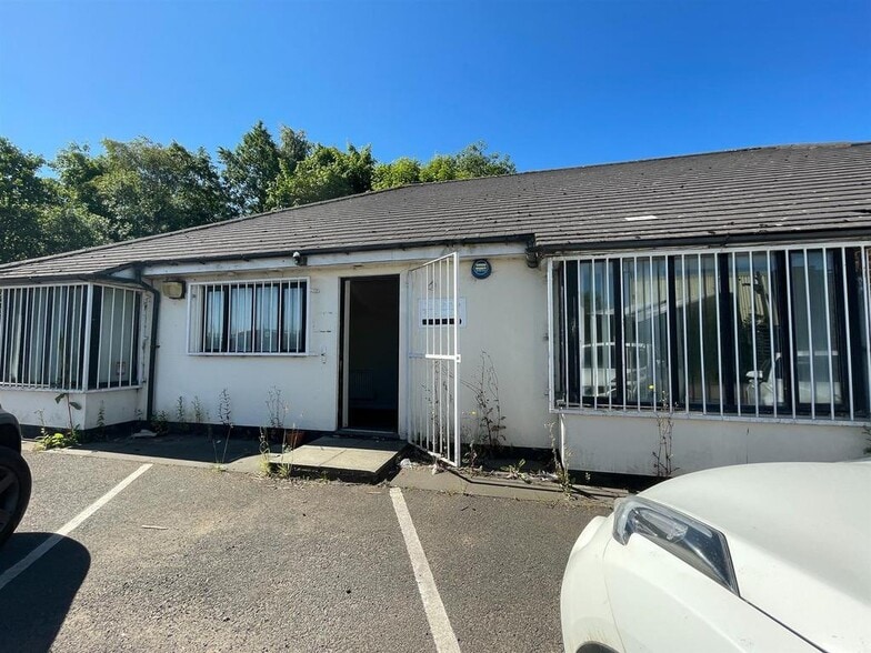 Main St, Bishop Auckland to rent - Building Photo - Image 1 of 12
