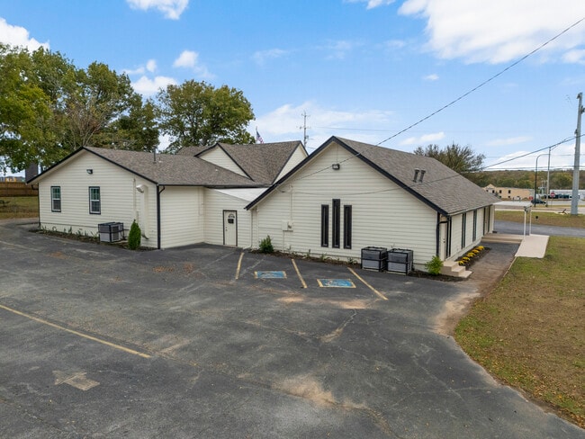 More details for 1823 W 51st St, Tulsa, OK - Retail for Sale