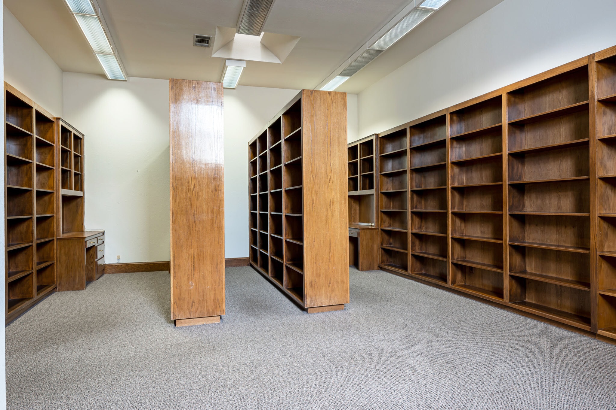 218 N Elm St, Denton, TX to rent Interior Photo- Image 1 of 19