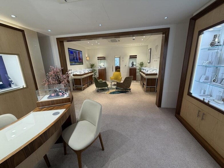 91A High St, Birmingham to rent - Building Photo - Image 2 of 9