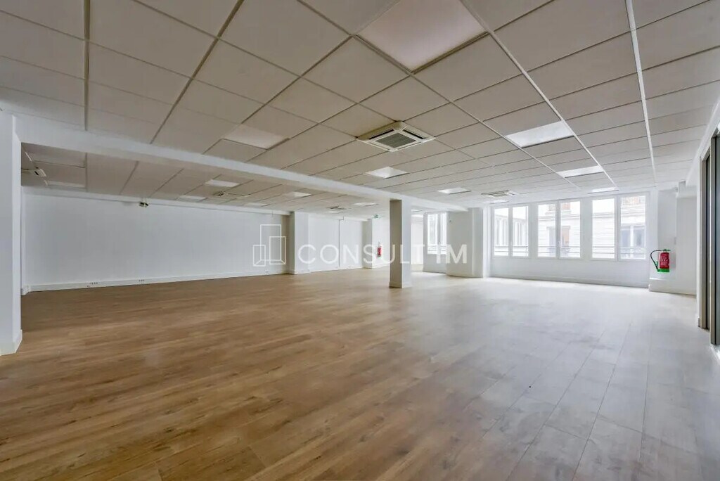 Location Bureaux 251 m² - Photo 1