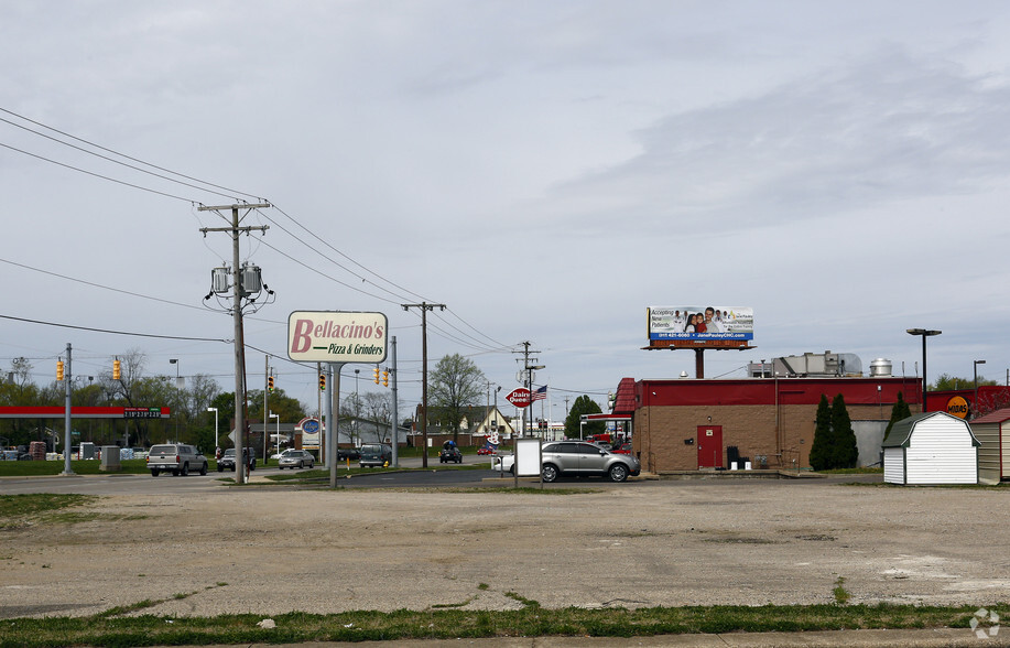 1834 E Michigan Rd, Shelbyville, IN for rent - Primary Photo - Image 1 of 2