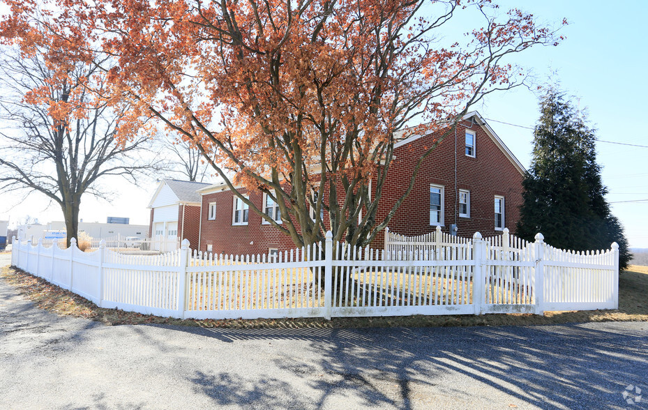 1776-1778 Baltimore Boulevard portfolio of 2 properties for sale on LoopNet.co.uk - Building Photo - Image 2 of 3