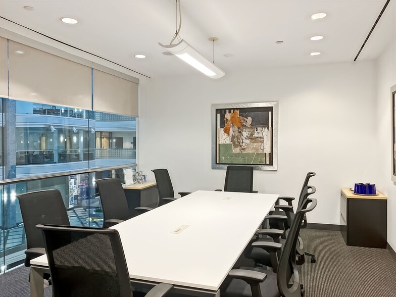 1910-1920 Yonge St, Toronto, ON to rent - Interior Photo - Image 1 of 6