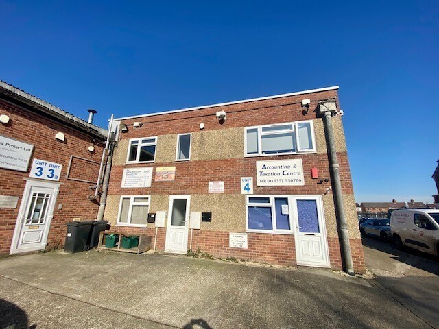 36 Queens Rd, Newbury to rent - Building Photo - Image 1 of 2