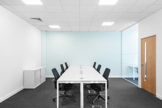 3000 Aviator Way, Manchester to rent Interior Photo- Image 1 of 9