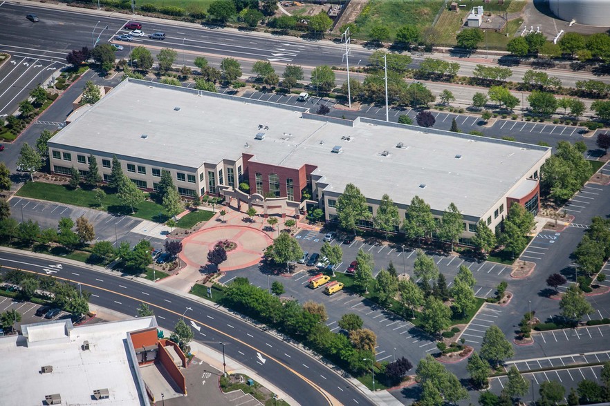 710 Riverpoint Ctr, West Sacramento, CA for sale - Building Photo - Image 1 of 1