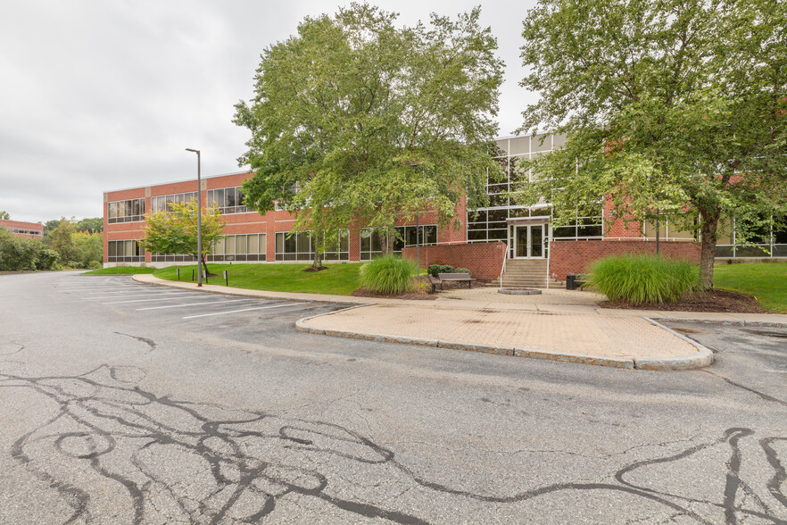 35 New England Business Center Dr, Andover, MA for rent - Building Photo - Image 3 of 13