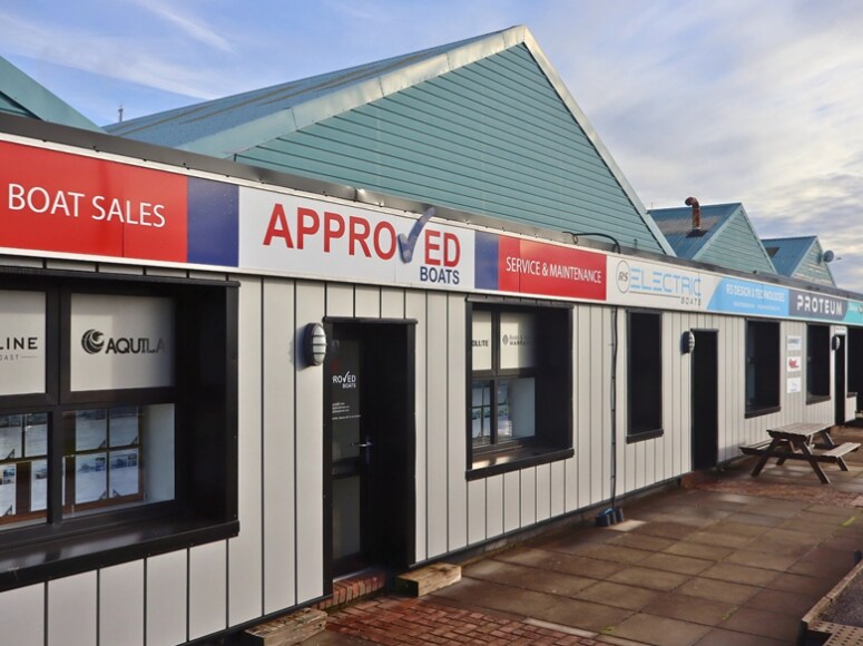 Spearfish Rd, Southampton to rent Primary Photo- Image 1 of 3