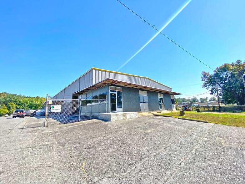 5207 Scott Hamilton Dr, Little Rock, AR for sale - Building Photo - Image 1 of 1