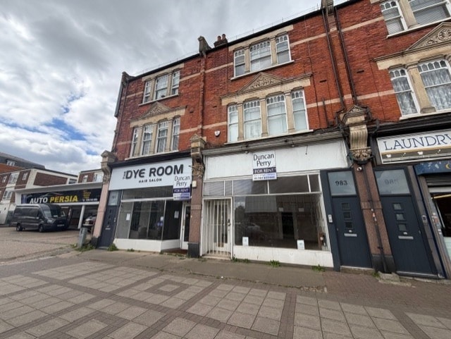 981 High Rd, London to rent - Building Photo - Image 2 of 4