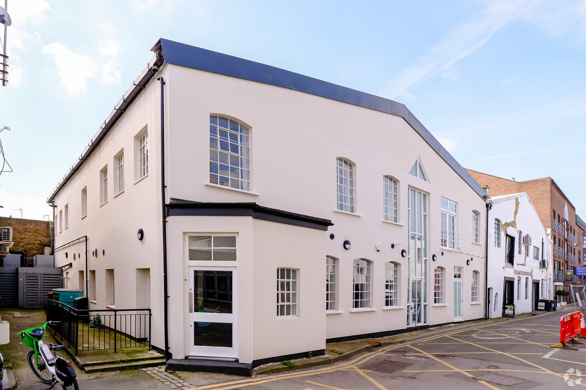 11 Heathmans Rd, London for sale Primary Photo- Image 1 of 1